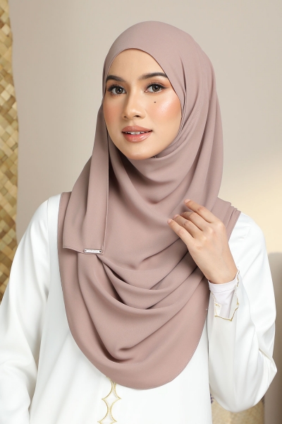 Aralyn Babes in Milo